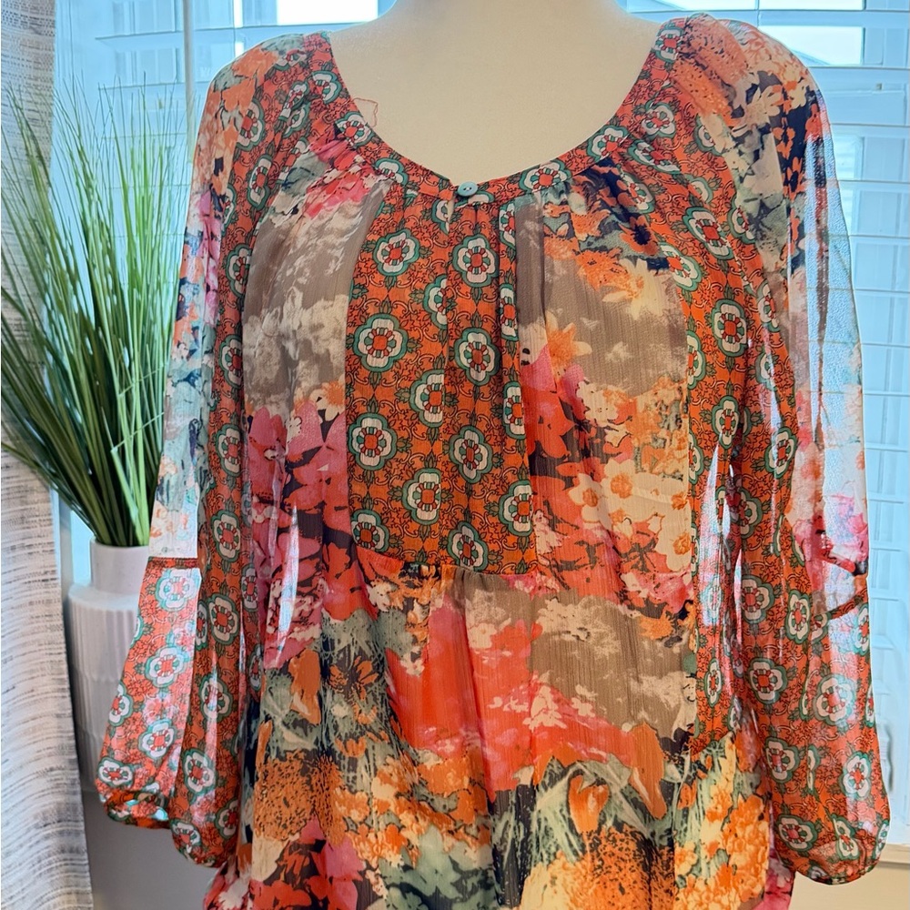 Fig and Flower -Vibrant Floral Print Blouse Size Large